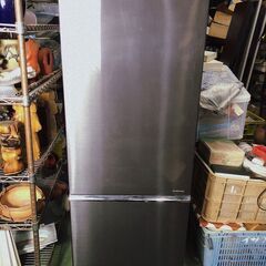 【ほぼ新品】　HITACHI 日立 275L 2ドア 冷凍冷蔵庫...