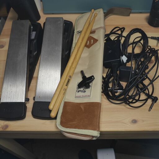 Roland TD-1K (オプションによりTD-1KV) と拡張オプション ( メッシュ