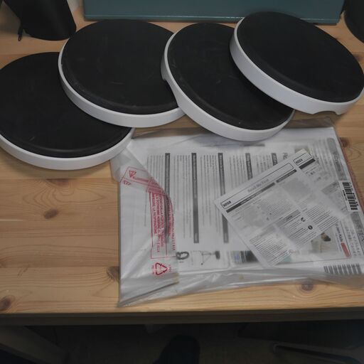 Roland TD-1K (オプションによりTD-1KV) と拡張オプション ( メッシュ