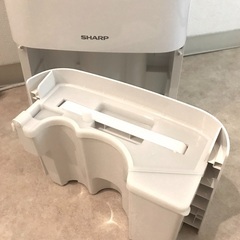 シャープ　衣類乾燥　除湿機・高濃度プラズマクラスター ７０００搭載　CV-H71-W 新古品