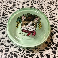 ヒグチユウコさんの猫のアイス容器