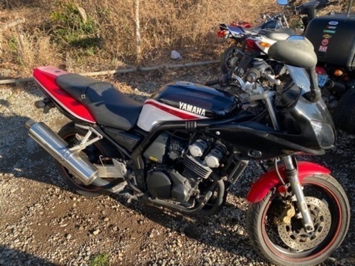 ヤマハ FZ400 放置不動車 値下げいたしました。