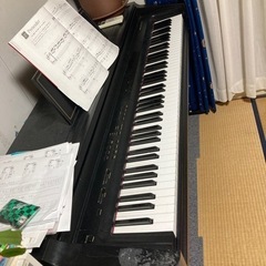 電子ピアノ1