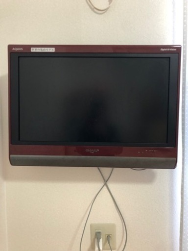 壁掛けテレビ