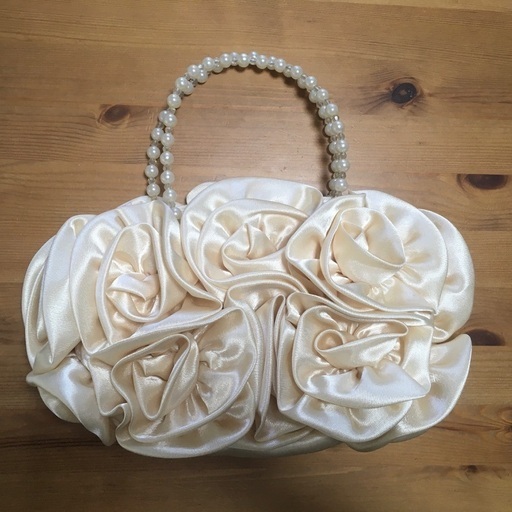 パーティー用バッグアイボリー持ち手パールビーズ みーこ 津田沼のバッグ ハンドバッグ の中古あげます 譲ります ジモティーで不用品の処分