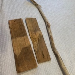 流木と古木材板３枚