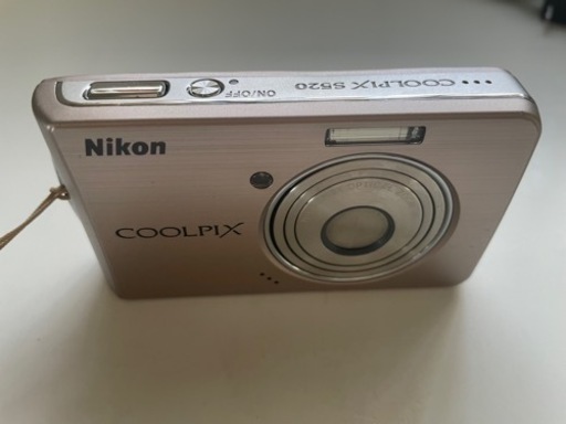 デジタルカメラ　NICON COOLPIX S520 ライトブロンズ