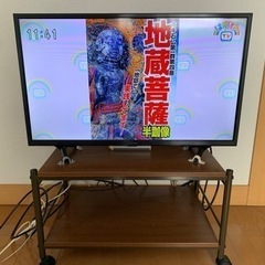 Qriom  ハイビジョン32型液晶テレビ 美品　HDDおまけ付き