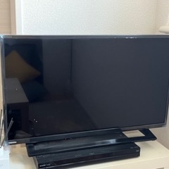 10N【美品】TOSHIBA 32インチテレビ　ブラック　一人暮らし　送料無料 IRIS OHYAMA テレビ 32インチ 32型 本体 新品 アイリスオーヤマ