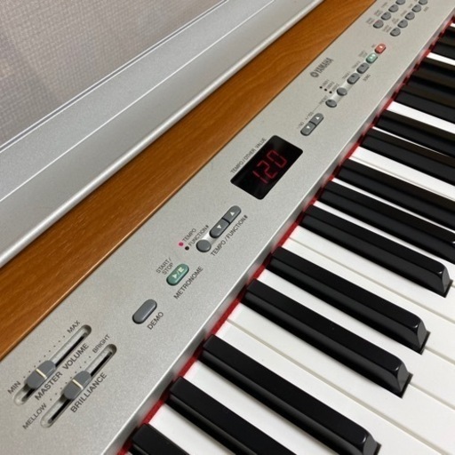 格安！大阪府全域お届けします！】YAMAHA 電子ピアノ P-120 シルバー/メープル調 -