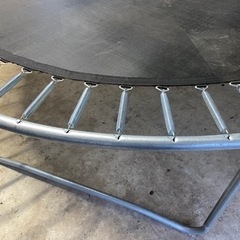 大型トランポリン　直径約3メートル　鉄製