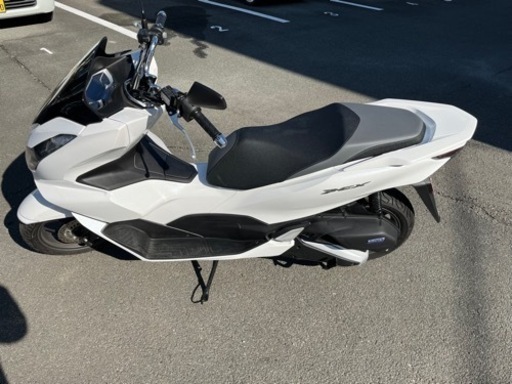 PCX 現行型JK05 白　走行～1500Km PCX 現行型JK05 白 走行～1500Km
