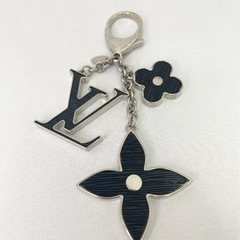 ルイ・ヴィトン ビジューサック エピ バッグチャーム キーホルダー