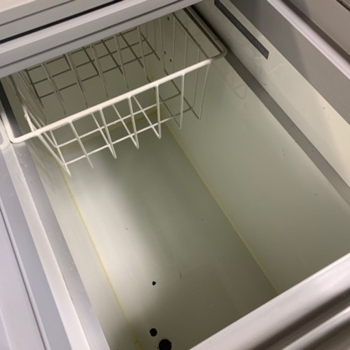 TOSHIBA 冷凍庫　冷凍ストッカー　98リットル　スライドドア　古いですがバッチリ冷えます TOSHIBA 冷凍庫 冷凍ストッカー 98リットル スライドドア 古いですが