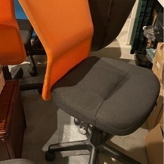 【ネット決済】会議用椅子 7脚セット ２色(オレンジ4脚,青3脚)