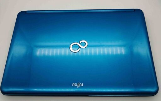 富士通ノートブック i7（中古）、8GBのメモリ、SSD240GB、15.6画面、Intel HDグラフィックス、HDMI、Usb 3.0、Windows11,Illustrator2021,AdobePremiere2020,Indesign2021,Office2021,Corel2021等.