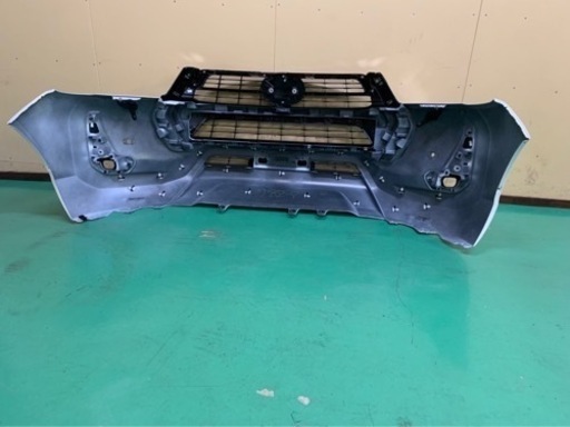 ハイラックス　REVO GUN125 後期バンパー