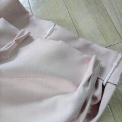 【ネット決済・配送可】サンレジャンのカーテン(薄ピンク)値下げ