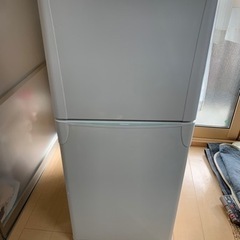 東芝冷凍冷蔵庫　YR-12T(WH)