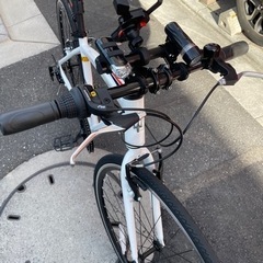 マセラティ クロスバイク+鍵+ライト+スマホホルダー+スタンド+ポンプ