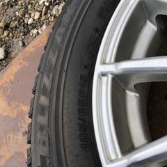 冬タイヤ中古車タイヤ1セット185/65R15 アルミホイールTUBELESS