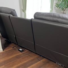 【ニトリ】電動リクライニングソファー　テーブル付3人掛け  合成皮革  ダークブラウン