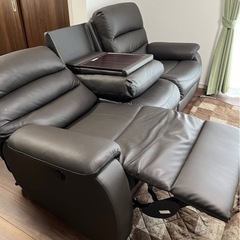 【ニトリ】電動リクライニングソファー　テーブル付3人掛け  合成皮革  ダークブラウン