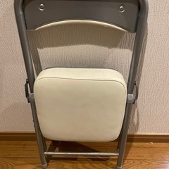 小さめの椅子