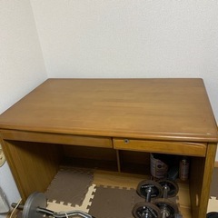 パソコンのテーブル