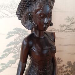 アジアン雑貨  木彫り工芸品 インドネシア バリ　女性立像