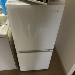【ネット決済】冷蔵庫です、　新品で買って１ヶ月くらいしか経ってないです