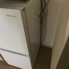 冷蔵庫です、　新品で買って１ヶ月くらいしか経ってないです