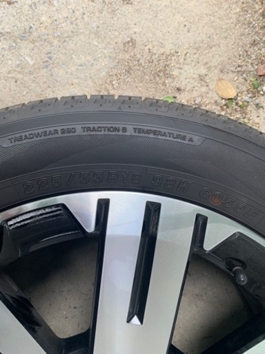 新型デリカd5 18インチ純正アルミ