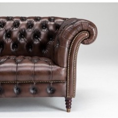 3人掛け総革張りソファー　バッキンガム　チェスターフィールド調 本革 高級 リビング 応接室 社長室 イギリス 英国風 アンティーク ヴィンテージ ブラウントリプルソファ 3P バッキンガム革