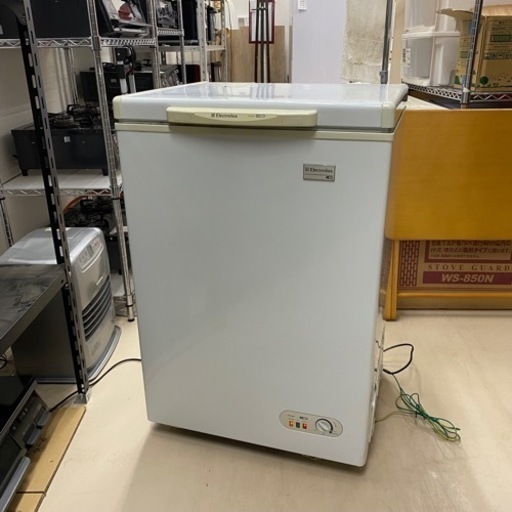 3/14 終 Electrolux 冷凍ストッカー ECB105 上開き 105L 急速冷凍機能