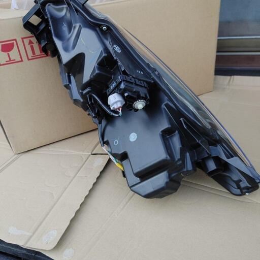 MAZDA 2 ライト。