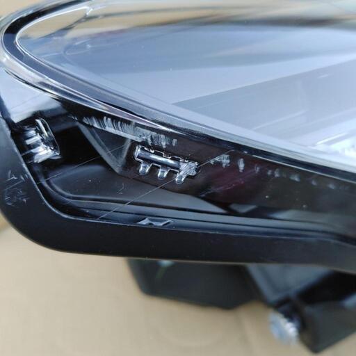 MAZDA 2 ライト。