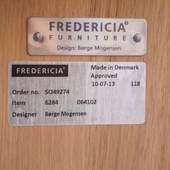 デンマークのFREDERICIA(フレデリシア) よりボーエ・モーエンセンデザイン6284 オーク無垢材 ダイニングテーブル。スリムで美しいラインと高い耐久性を合わせもった存在感のあるテーブルです。CA218