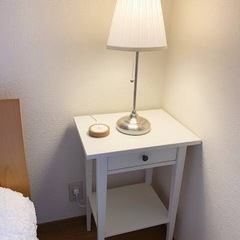 【ネット決済・配送可】IKEAサイドテーブル