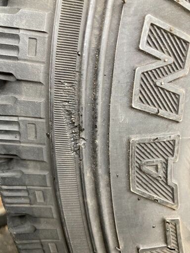 タイヤ、ホイール ハイラックス スタッドレスタイヤ 215/80 R15