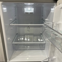 AQUAアクア/126L冷凍冷蔵庫/AQR-13H(S)/2019年製/数ヶ月のみ使用の美品/ボトムフリーザー型/2ドア/スリム/省スペース/新生活/シルバーカラー/一人暮らし/単身用/引出し冷凍庫/福岡/直接引取り/自社便配送可/古い家電引取り可/糸島市/食料保存/備蓄/ストッカー 