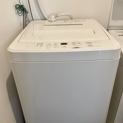 【引越しのため洗濯機譲ります】シンプルなデザインなので洗面所にも...