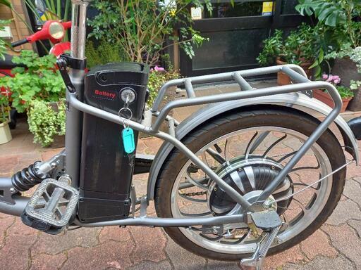 モペット電動自転車 バッテリー充電器新品3カ月使用 モペット電動自転車 バッテリー充電器新品3カ月使用