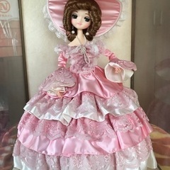 フランス人形　40年くらい前のレトロ品　ドレスはピンク系