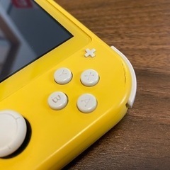 任天堂Switchライト イエロー 取りに来てくれる方限定