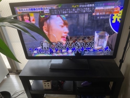 【美品】液晶テレビ（台付）　37インチ　パナソニック