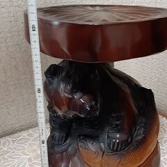 民芸品　熊の木彫　置物台