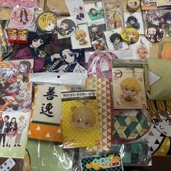 鬼滅の刃　フィギア　キーホルダー　缶バッジなど