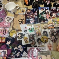 鬼滅の刃　フィギア　キーホルダー　缶バッジなど