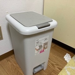 【18,19日限定】ニトリの20Lゴミ箱